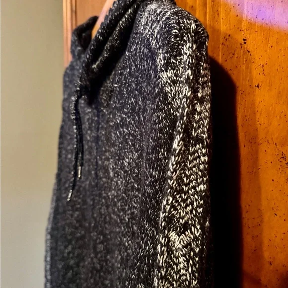 Commerce - Black Hooded Sweater with Plush Knit - Picture 4 of 6